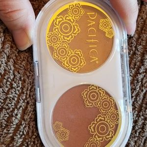 Pacifica blush and pur contour palette